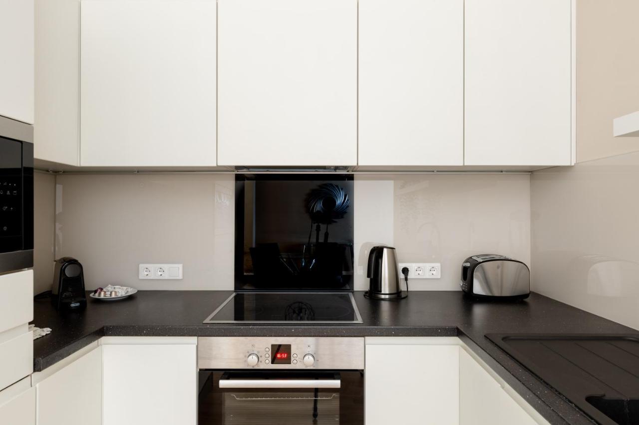 Lovely 2-Bedroom Apartment At The Vaci Street Budapest Kültér fotó