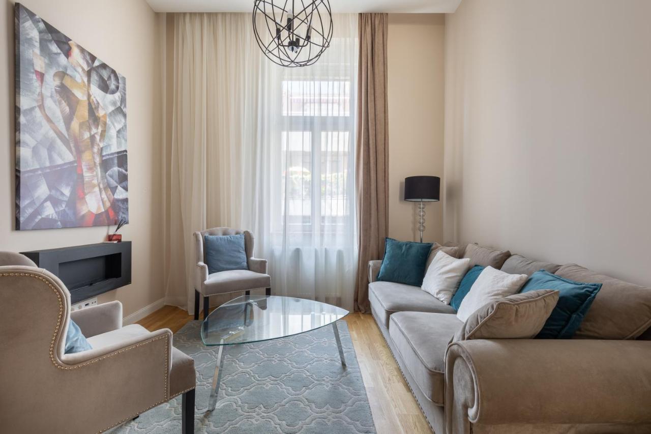 Lovely 2-Bedroom Apartment At The Vaci Street Budapest Kültér fotó